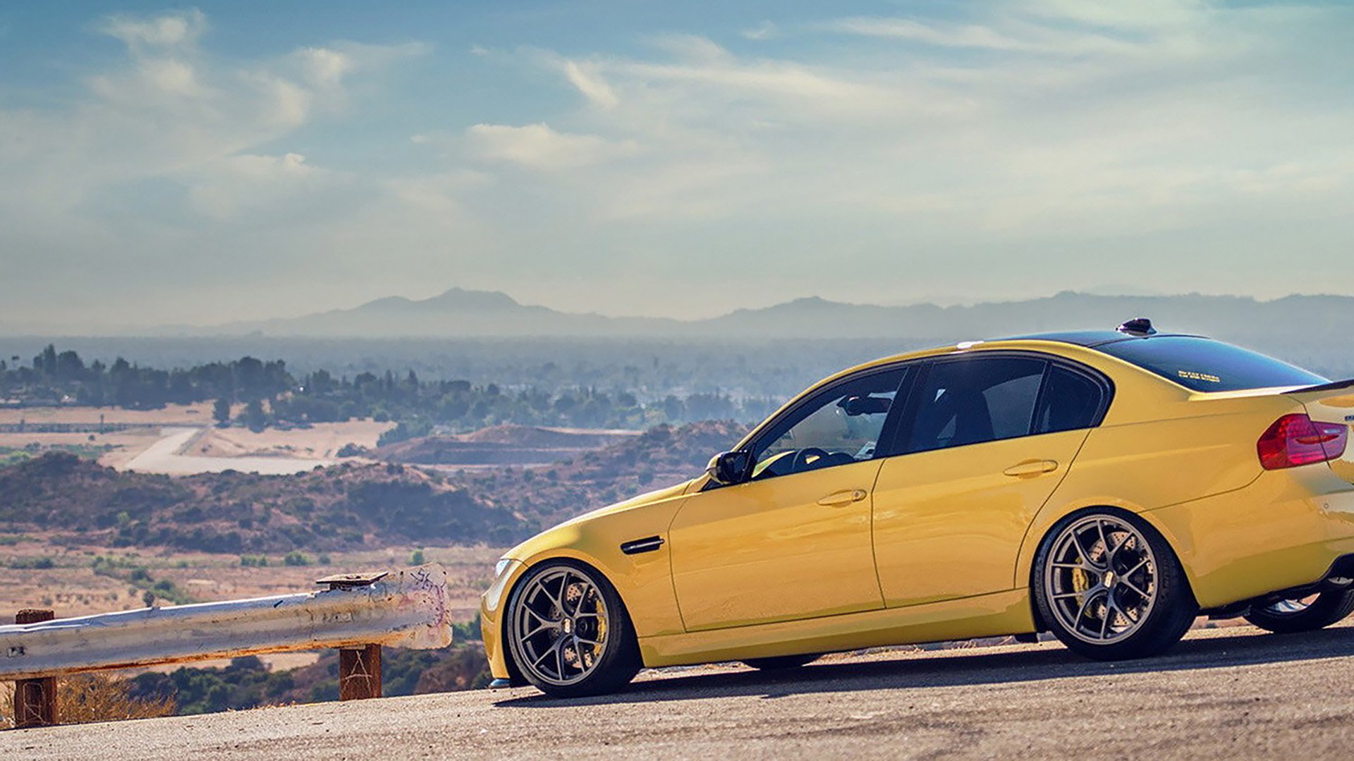 “青训合作项目在边远农村落地，普及足球基础运动”，足球青训政策