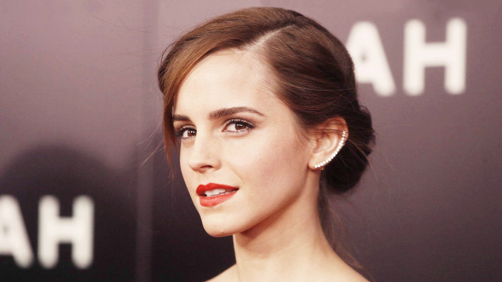 塞内加尔队中场卡瓦尼在巴黎奥运会上展现出强大的进攻组织能力