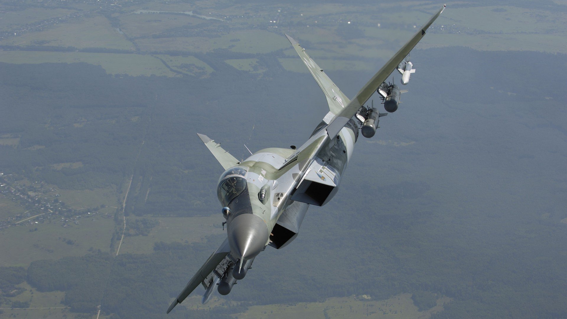 战胜的喜悦：一支不被看好的球队击败对手取胜，获胜的喜悦