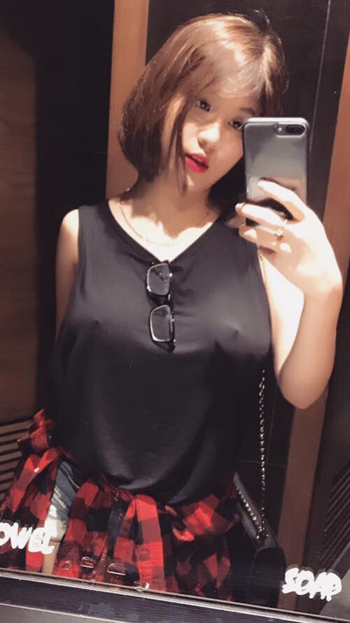 爱游戏娱乐网址-皇马核心受伤 球队战绩略显低迷，皇马核心球员