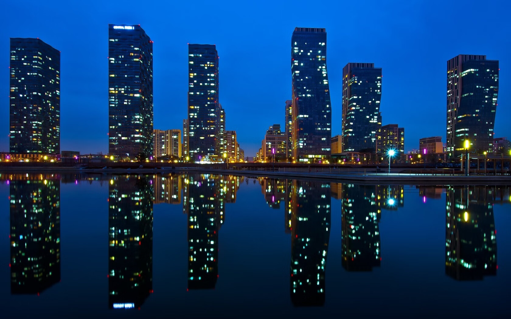 爱游戏电竞官网-英超战火再燃：逆境中奋勇，奇迹出现，“英超”